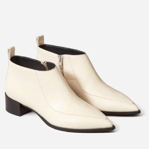 Everlane Boss ankle booties in bone leather 7 / 7.5